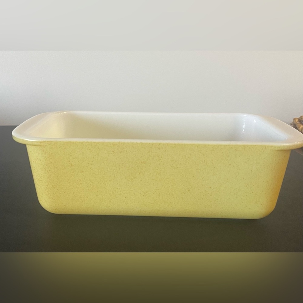 PYREX Desert Dawn Yellow Loaf Pan